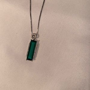 Emerald pendant necklace